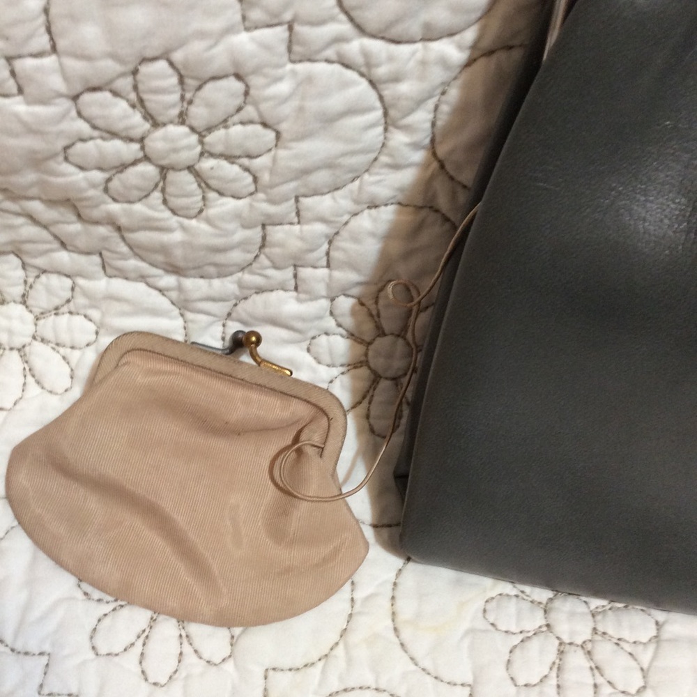 Jacqueline’s Fashion Accessories Purse - Picture 4 of 7